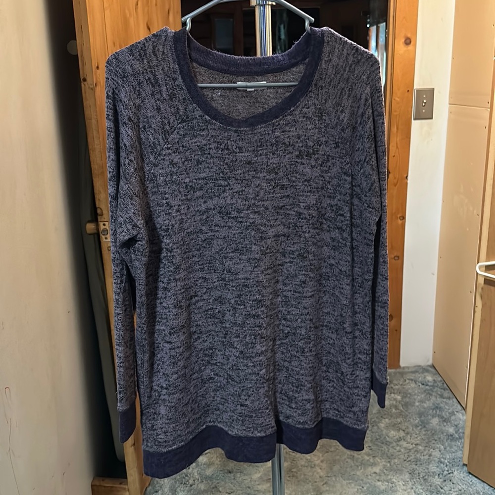 MAURICES SWEATER WOMEN’S SIZE LARGE PURPLE & BLACK NWOT